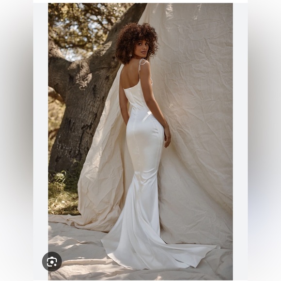 Katherine Tash Leda Gown - Picture 2 of 12